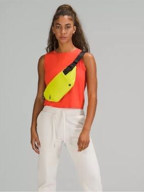 Lululemon Everywhere Belt Bag (neon yellow)